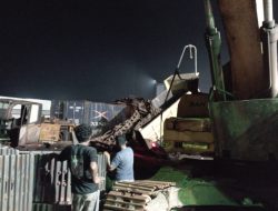 Petugas Bea Cukai Kendari Gagalkan penjualan Besi dari Kawasan Berikat PT.OSS