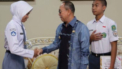 Lepas Dua Paskibraka Nasional 2025, Gubernur Sultra Pesan Harumkan Nama Baik Daerah