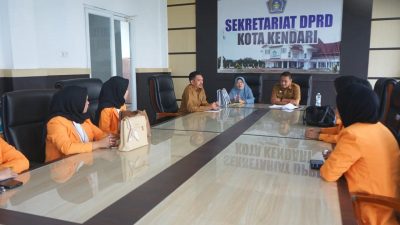 Sekretariat DPRD Kota Kendari Sambut Baik Mahasiswa Magang FISIP UHO