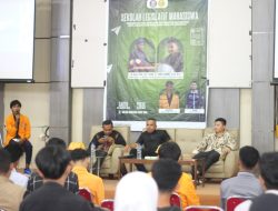 Wakil Ketua Bapemperda DPRD Kota Kendari, Rajab Jinik dan Fadhal Rahmat Bekali Mahasiswa Wawasan Legislatif