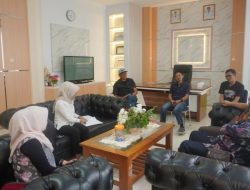 Sekretariat DPRD Kota Kendari Terima Kunjungan Kerja Bapemperda DPRD PALI, Plt. Sekwan Apresiasi Sinkronisasi Ranperda APBD-P